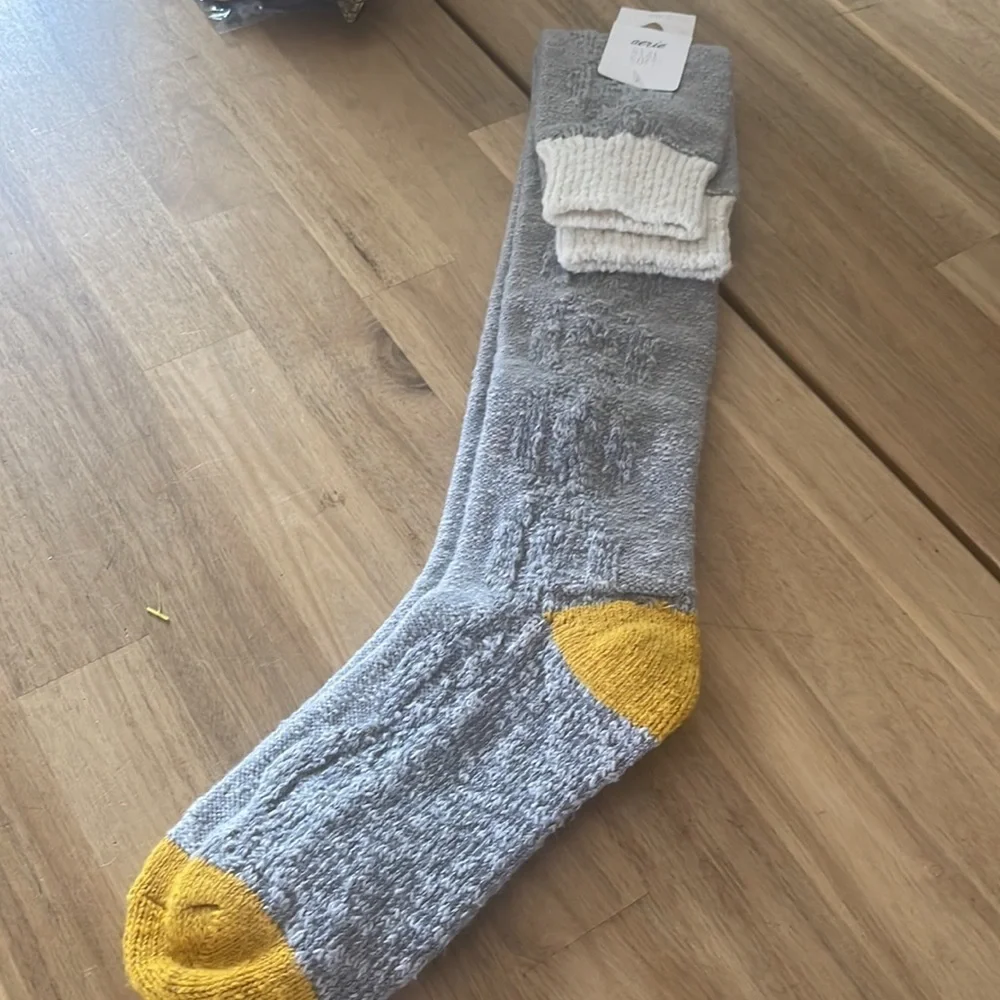 MUK LUKS ⭐️AERIE Y & Leg Express socks bundle